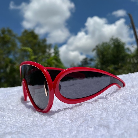 Sunglasses - Picture 5 of 6